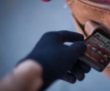 IMEI で盗難に遭った携帯電話を見つけるにはどうすればよいですか?
